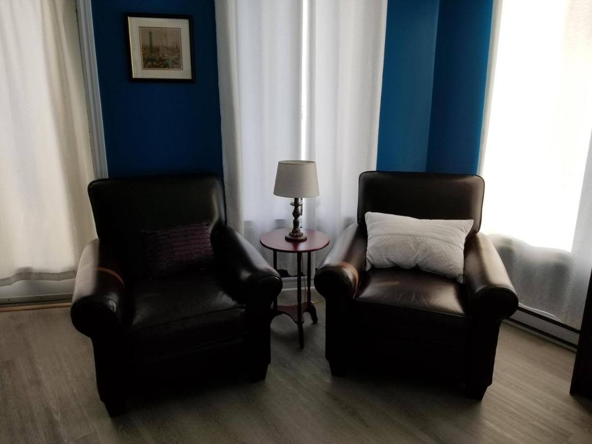 Dans Les Bras De Memphre Bed & Breakfast Magog Exterior foto