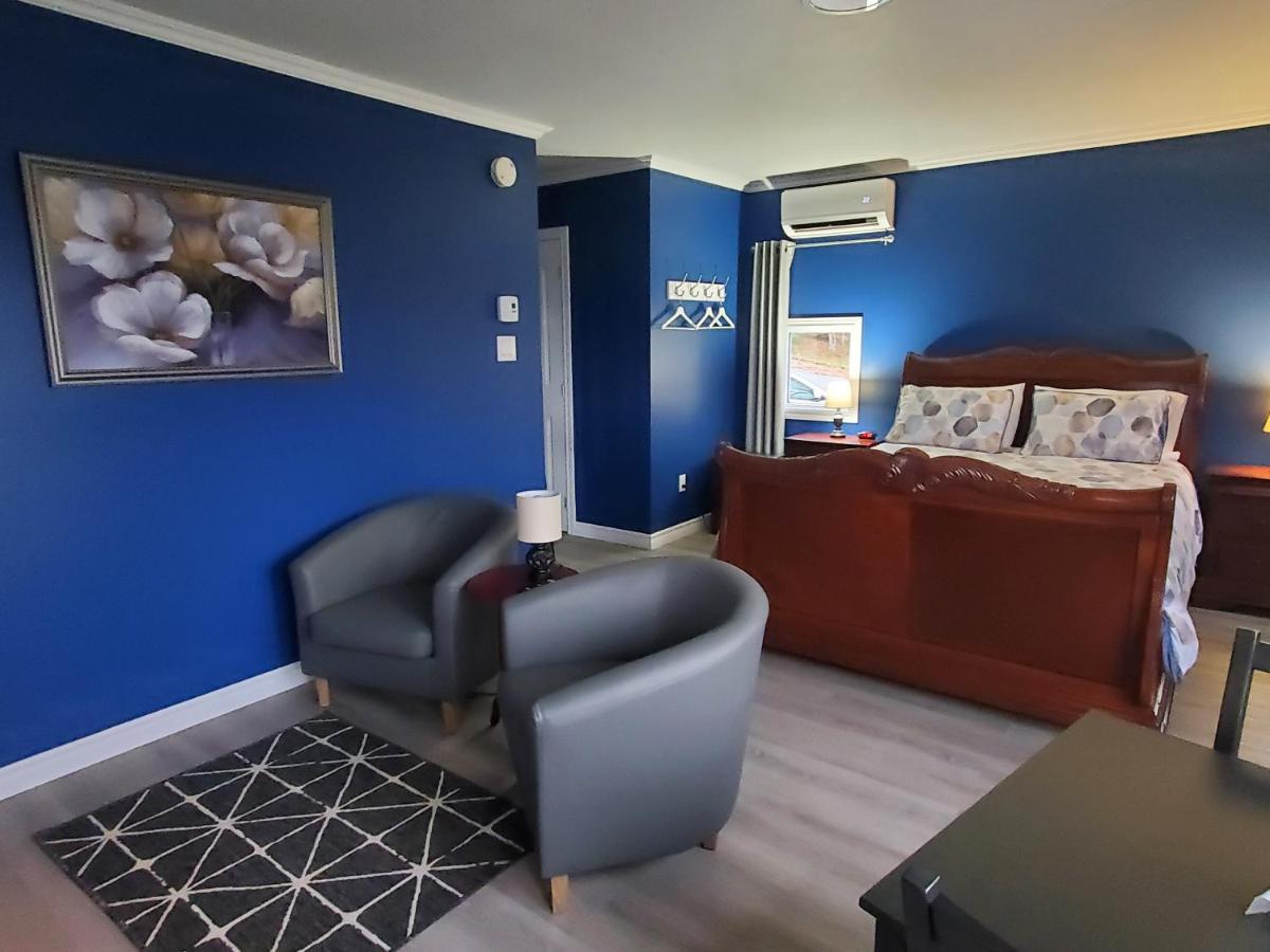 Dans Les Bras De Memphre Bed & Breakfast Magog Exterior foto