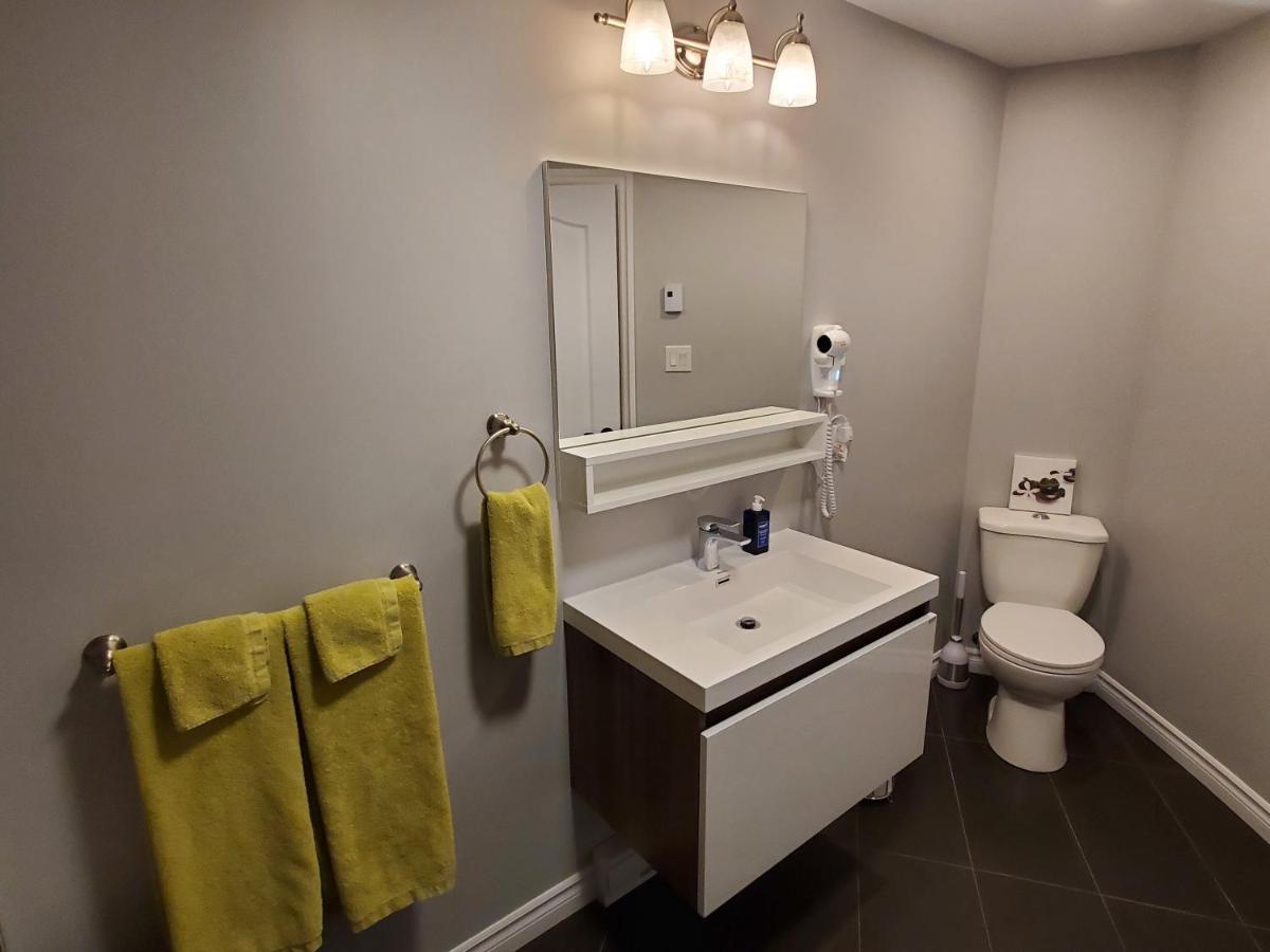 Dans Les Bras De Memphre Bed & Breakfast Magog Exterior foto
