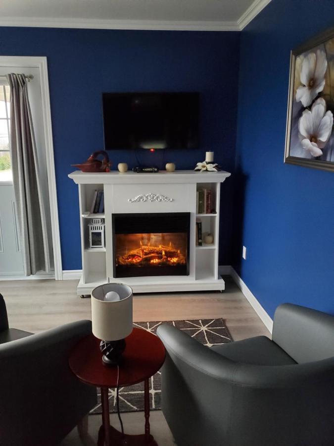 Dans Les Bras De Memphre Bed & Breakfast Magog Exterior foto