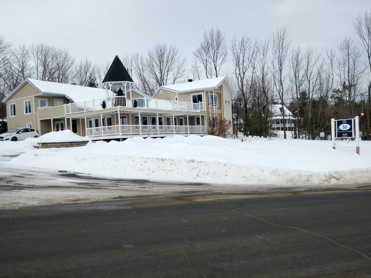 Dans Les Bras De Memphre Bed & Breakfast Magog Exterior foto