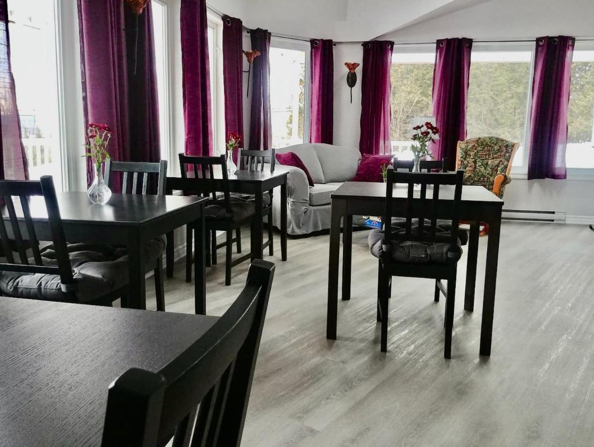 Dans Les Bras De Memphre Bed & Breakfast Magog Exterior foto