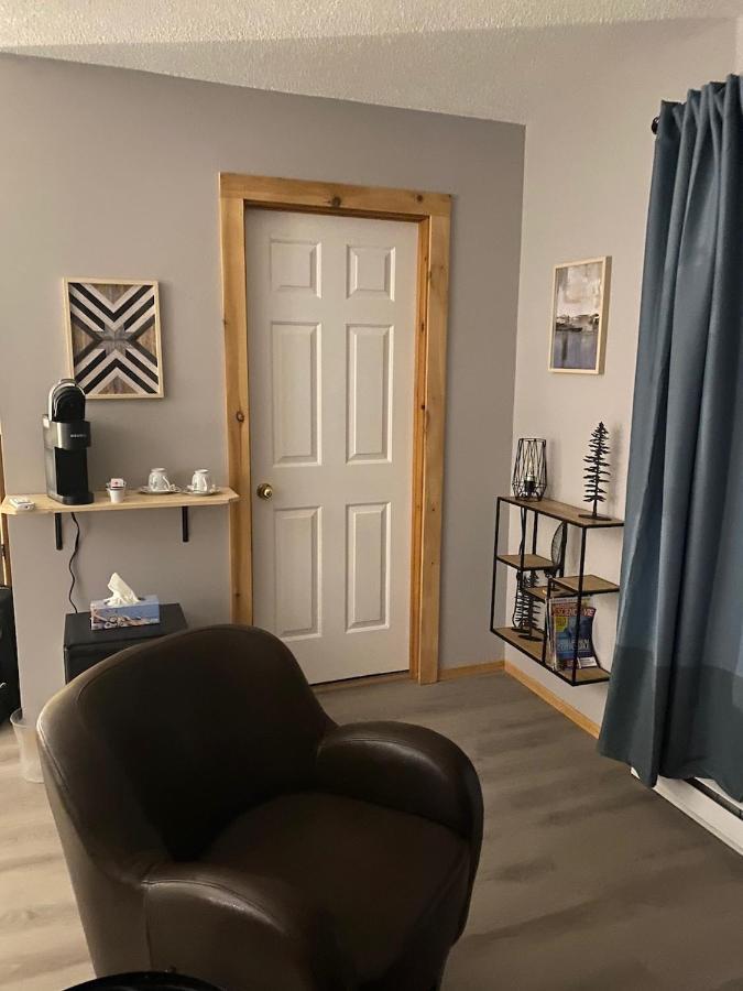 Dans Les Bras De Memphre Bed & Breakfast Magog Exterior foto