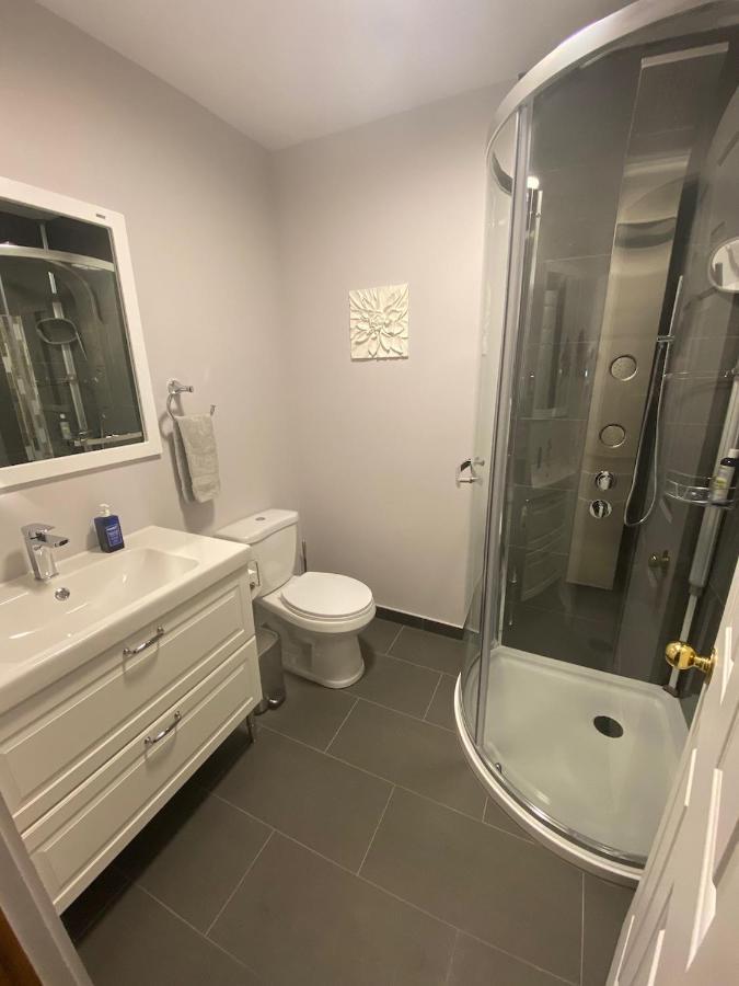 Dans Les Bras De Memphre Bed & Breakfast Magog Exterior foto